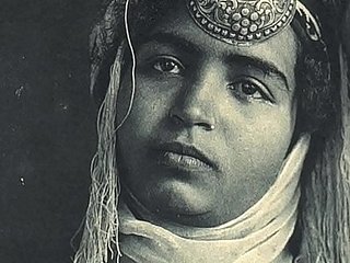 Scummy Fruit filmler sunuyor 'A Obscurity In A Mağribi Harem 4. 'Mağribi Lady'