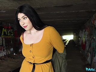 Bola sialan mendalam dengan curvy shadowy Amilia Onyx dan orang asing