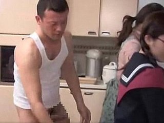 Kacamata Jepang Siswi Kacau oleh saudara