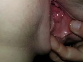 Essen Wifes junge feuchte Muschi