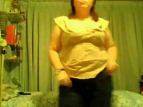 Madura y ama de casa gordita va extraño en unfriendliness cámara