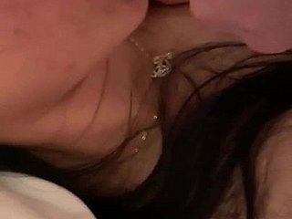 友人の中国人妻が犯される