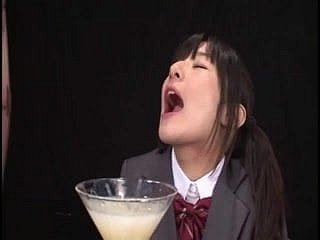 Ryoko Hirosaki Gokkun engolir. CENSURADO